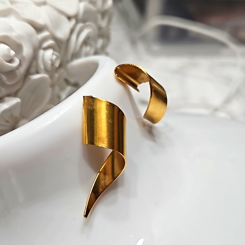 Gold Colored Twist Earrings - Picture 2 of 5